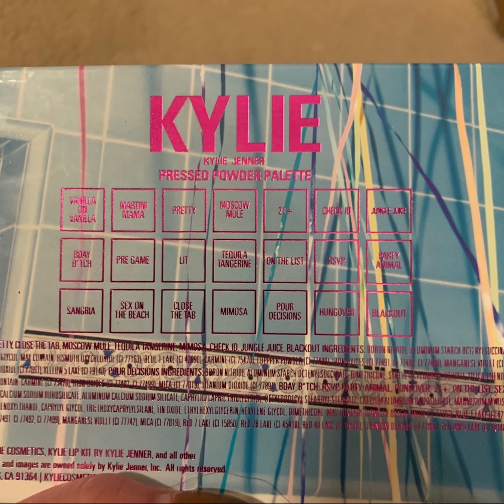 Kylie Cosmetics - Picture 2 of 5